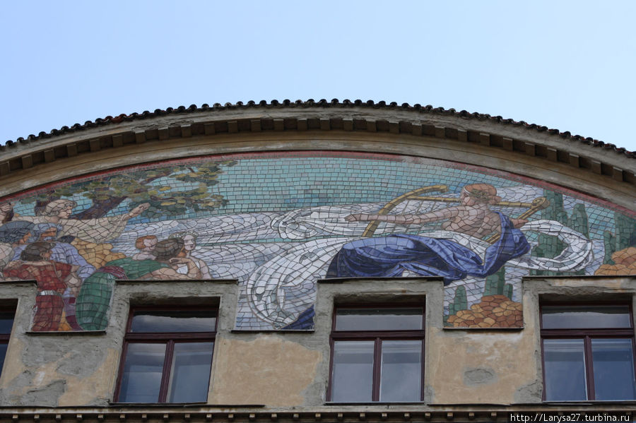 Мозаика на здании Глагола Прага, Чехия