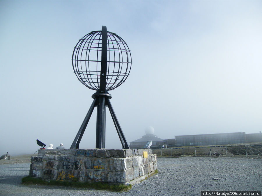 Памятный знак на мысе Нордкап Нордкап, Норвегия