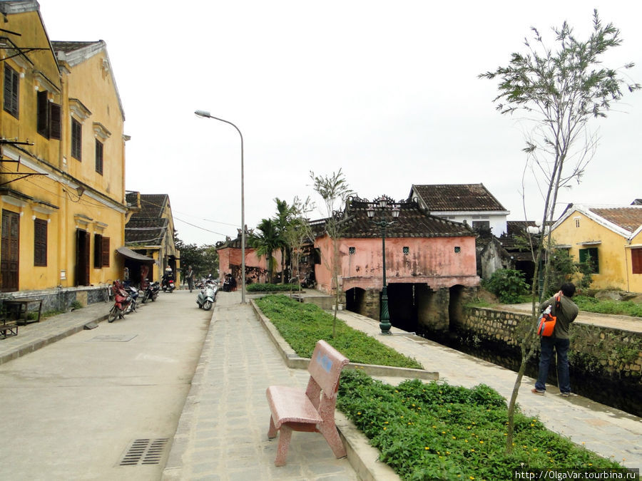 Историческая часть города, действительно, отличает его от других вьетнамских городов. Есть что-то в нем от Средневековья Хойан, Вьетнам