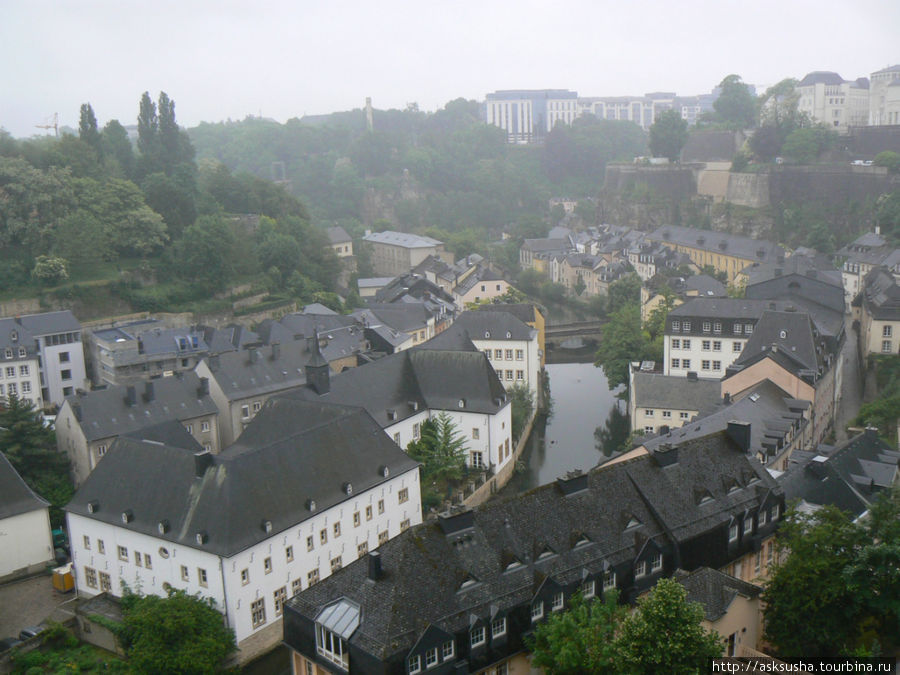 Грунд (Grund) или нижний город, живописный, мощеный булыжником квартал с милыми домами и уютными улочками. Люксембург, Люксембург
