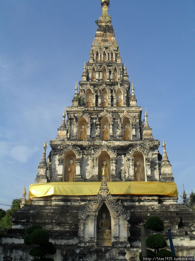 Чианг Май. Храм Вианг Кум Кам. Паттайя, Таиланд