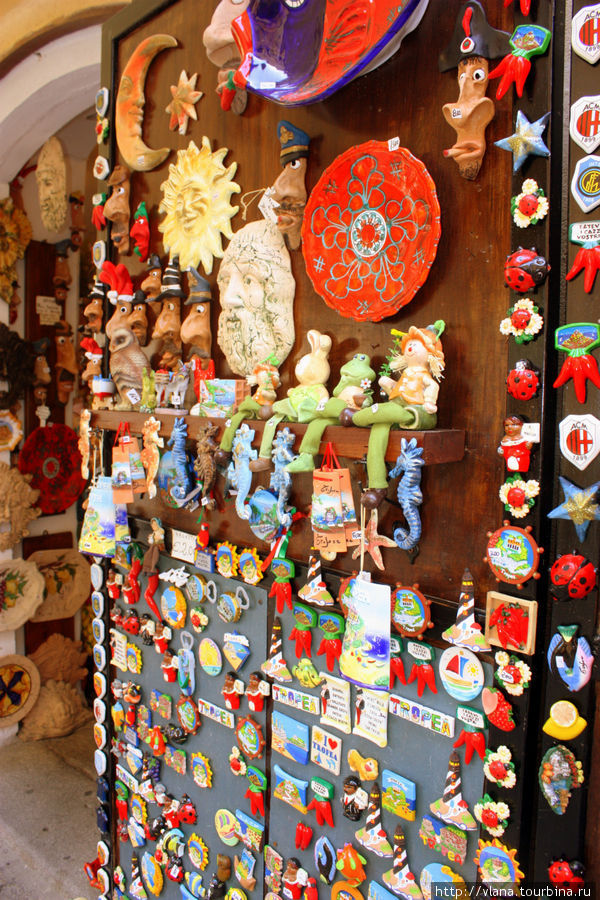 Сувениры Калабрии... Вибо-Валентия, Италия