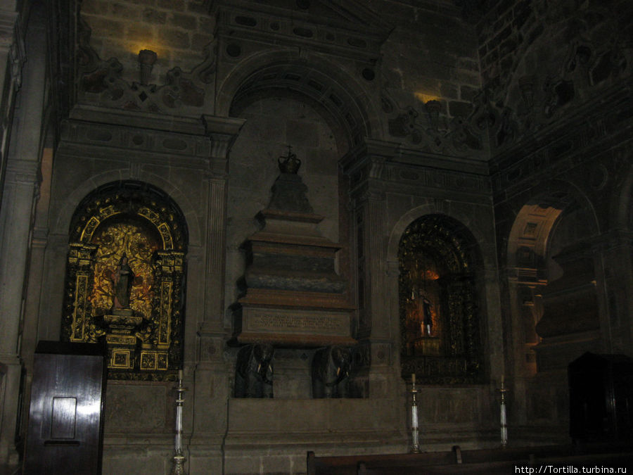 Лиссабон, Белен
Церковь Санта Мария де Белен.
саркофаг короля Себастьяна