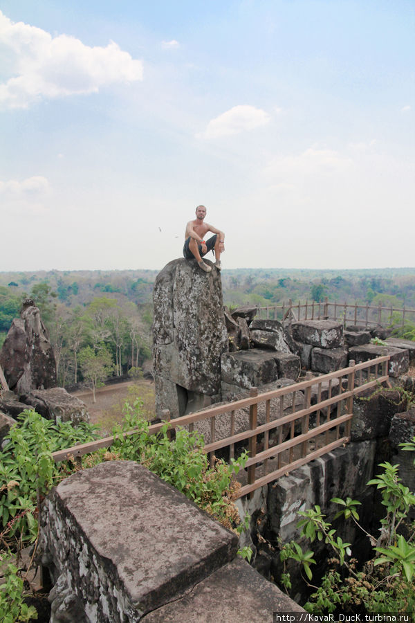 на вершине Прасат Тома Провинция Прэахвихеа, Камбоджа