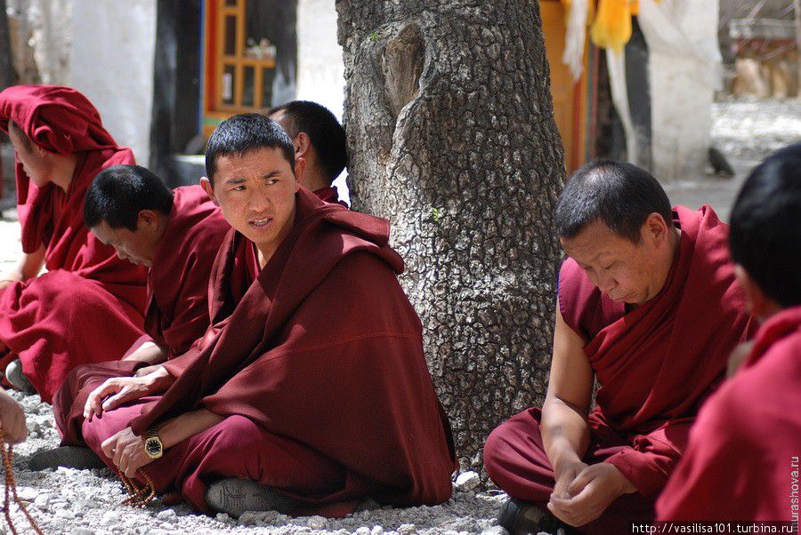 Диспуты монахов в монастыре Сэра Лхаса, Китай