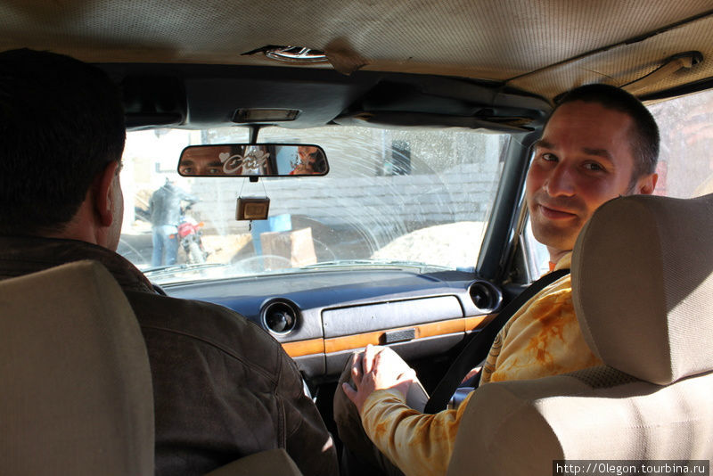 Вывозили из города на такси, за которое платить нам запретили- на востоке платят те, к кому ты приходишь в гости Арсаль, Ливан