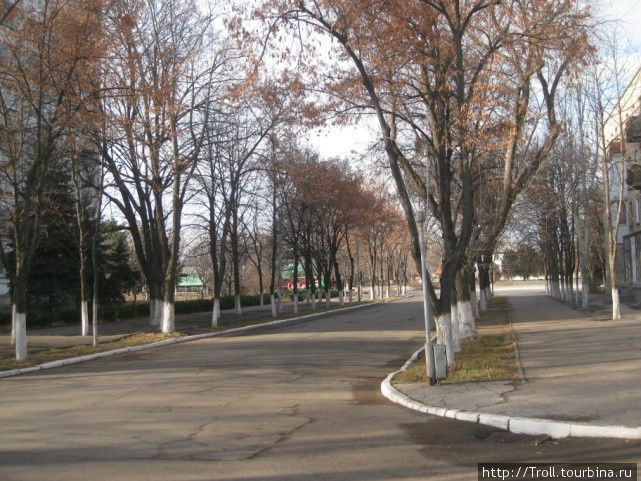 Вне шумных центральных улиц Бендеры больше всего напоминают военный городок Бендеры, Приднестровская Молдавская Республика