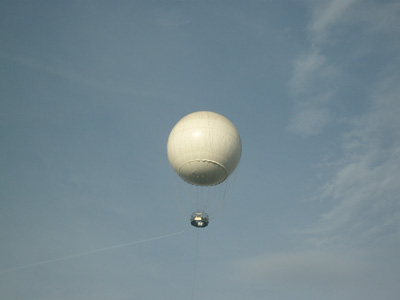 В Кракове можно на шаре полетать. Взрослые 40 злотых, дети 20. Краков, Польша