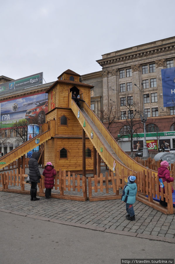 Главная ёлка на главной площади в Харькове Харьков, Украина