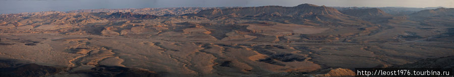 Панорама. В большем размере см. http://img-fotki.yandex.ru/get/4/41848199.1b/0_88bda_cdc0d763_orig.jpg Мицпе-Рамон, Израиль
