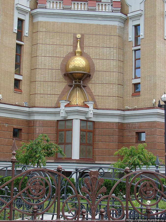 Фрагмент внешнего оформления храма Киев, Украина