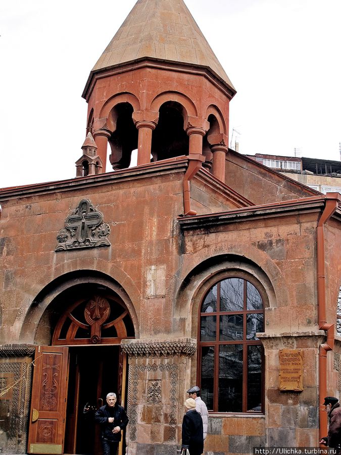 Церковь Святой Зоравор Ереван, Армения