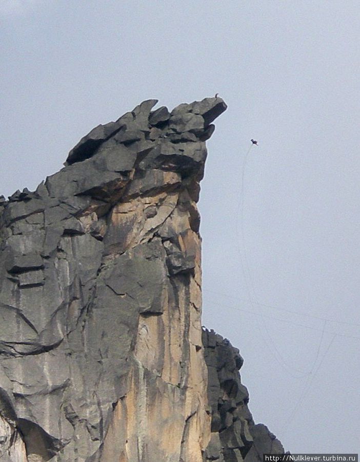 Роуп-прыжок с пика Зуб Дракона Ергаки, Россия