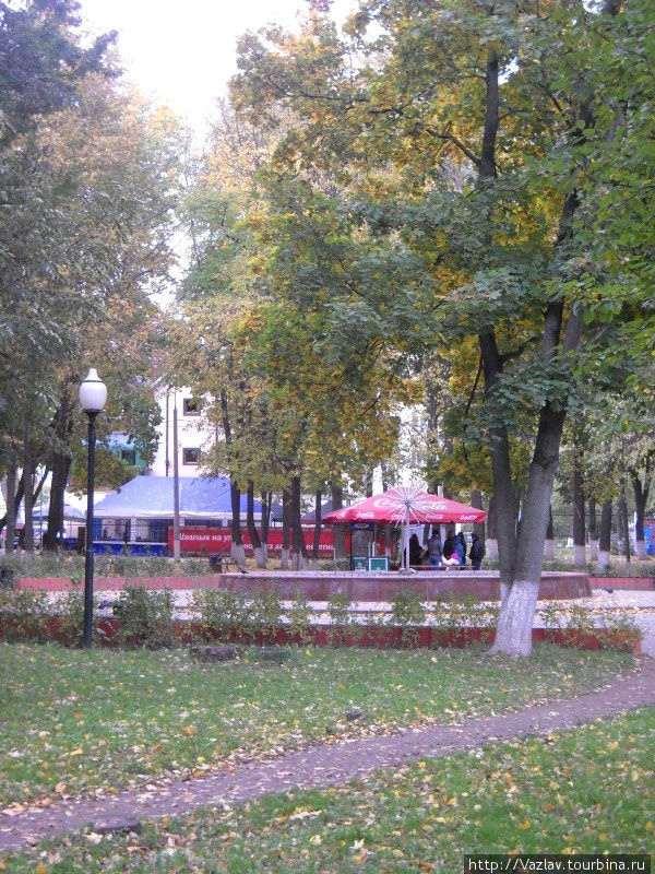 Летнему ресторанчику в осени грустно Подольск, Россия