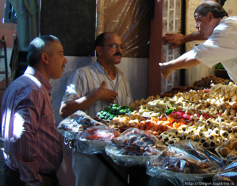 Разборка марокканских торговцев Марокко