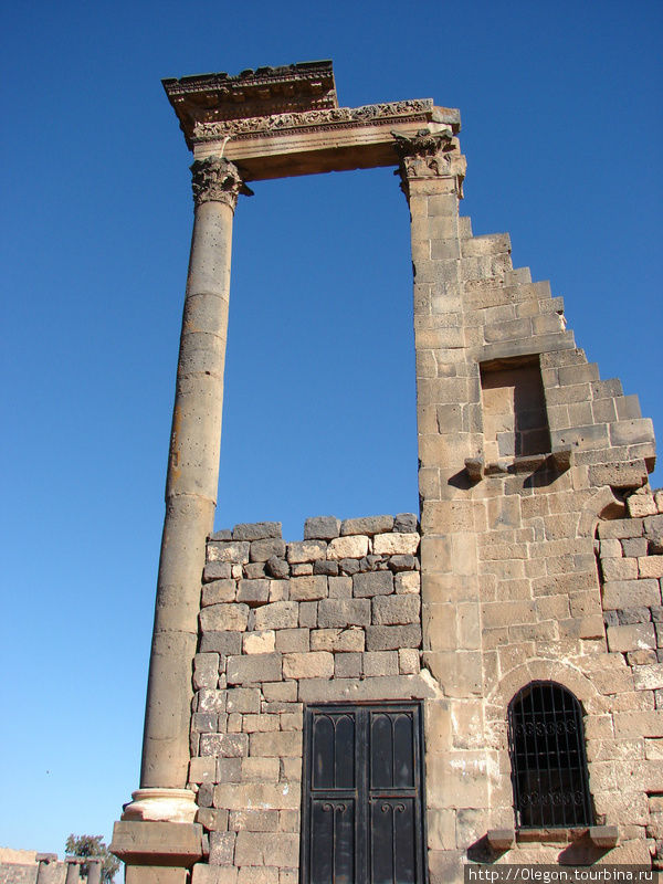 Руины трёх великих империй Босра, Сирия