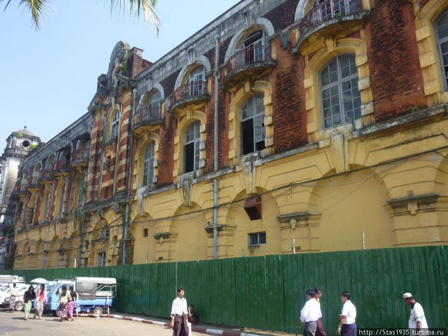 Янгон. Дом в колониальном стиле. Янгон, Мьянма