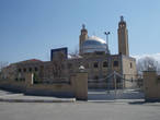 Мечеть имени Фатимы в центре городка