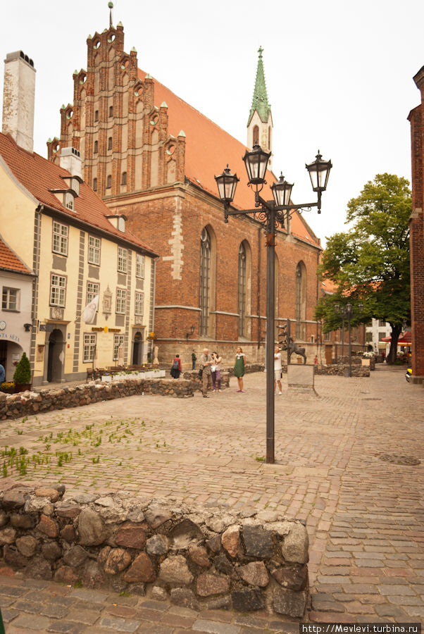 Вокруг церкви Святого Петра в Риге Рига, Латвия