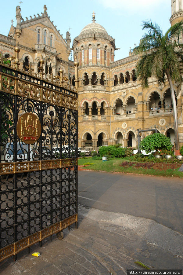 Решётка — произведение искусства. Мумбаи, Индия