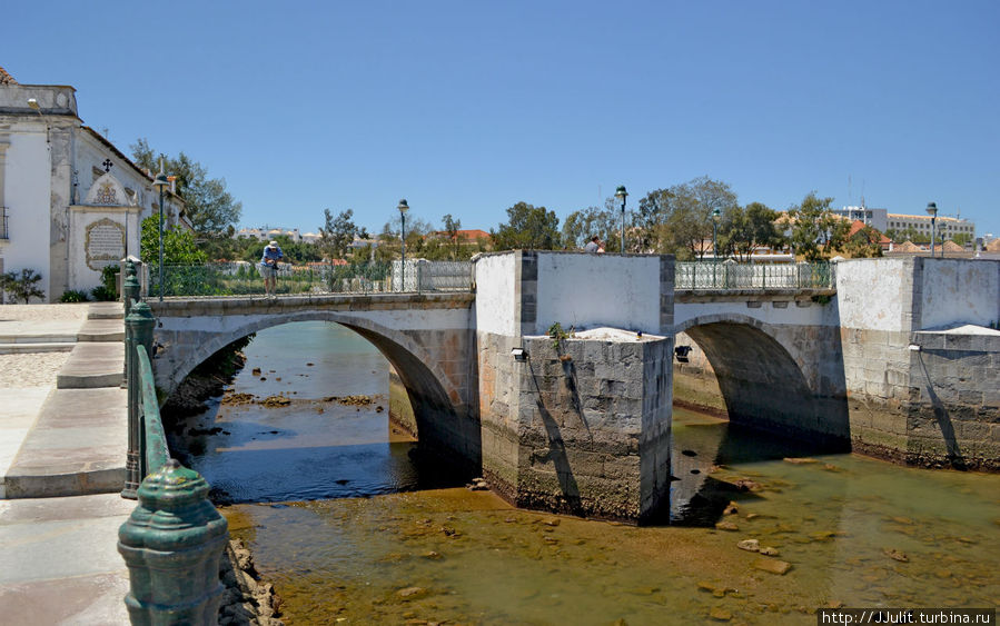 Римский мост, главная достопримечательность Тавиры Португалия