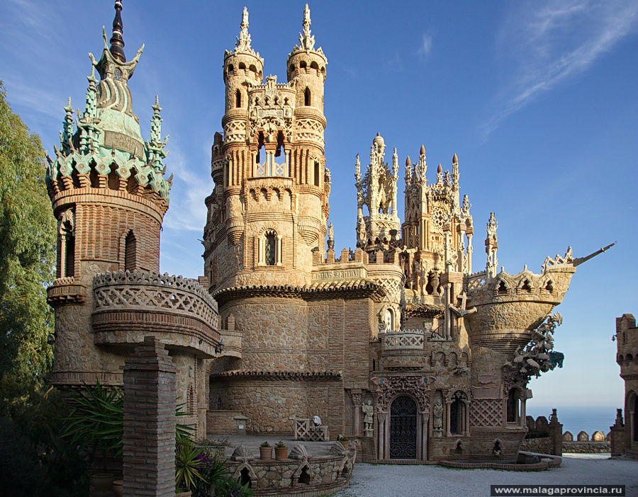 Замок Коломарес - фантазия в камне Беналмадена, Испания