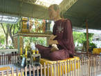 г. Сингбури. Монах Па Путто Чанга в храме Панон Чакси.