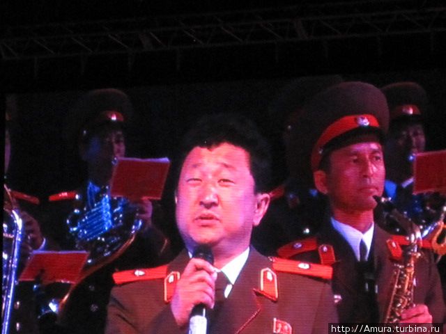 оркестр Корейской Народной армии исполнили гимны Российской Федерации и Корейской Народной Демократической Республики