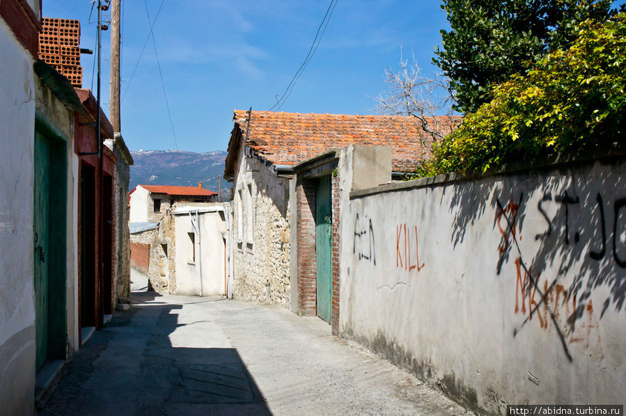 Побродить по узким улочкам... Омодос, Кипр