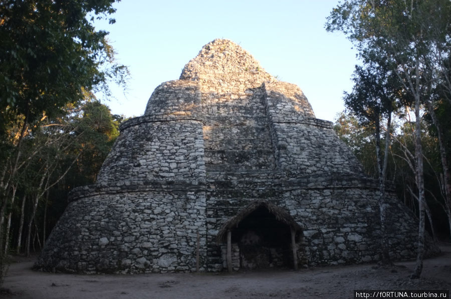 Круглая пирамида Коба, Мексика