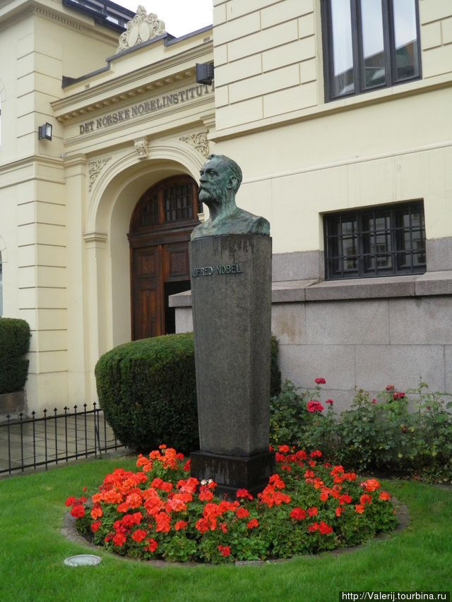Памятник Нобелю. Осло, Норвегия