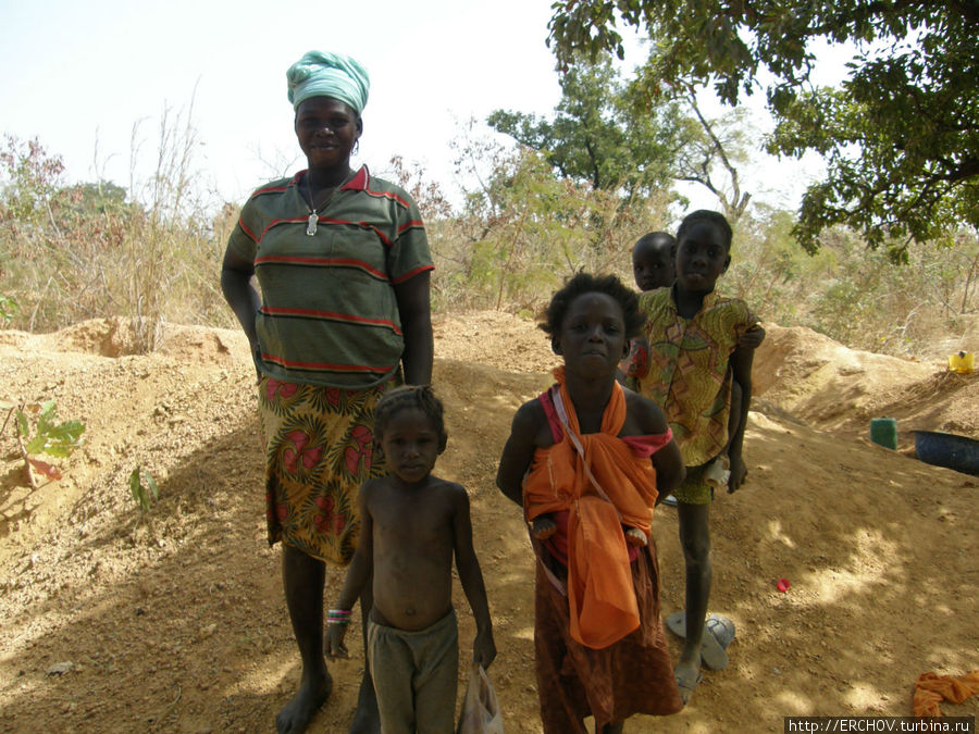 В деревне золотоискателей Бамако, Мали
