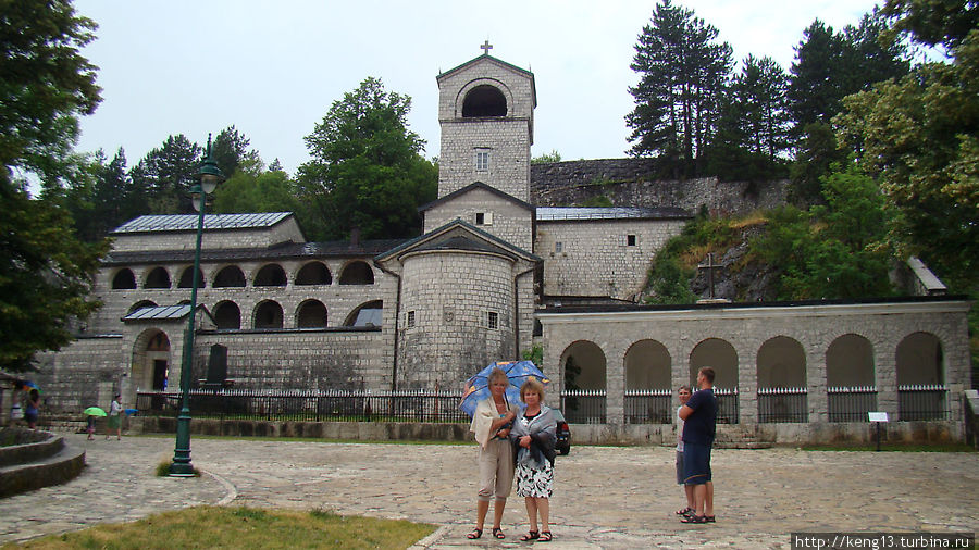 Цетинский монастырь – монастырь, встретивший нас солнцем Цетине, Черногория