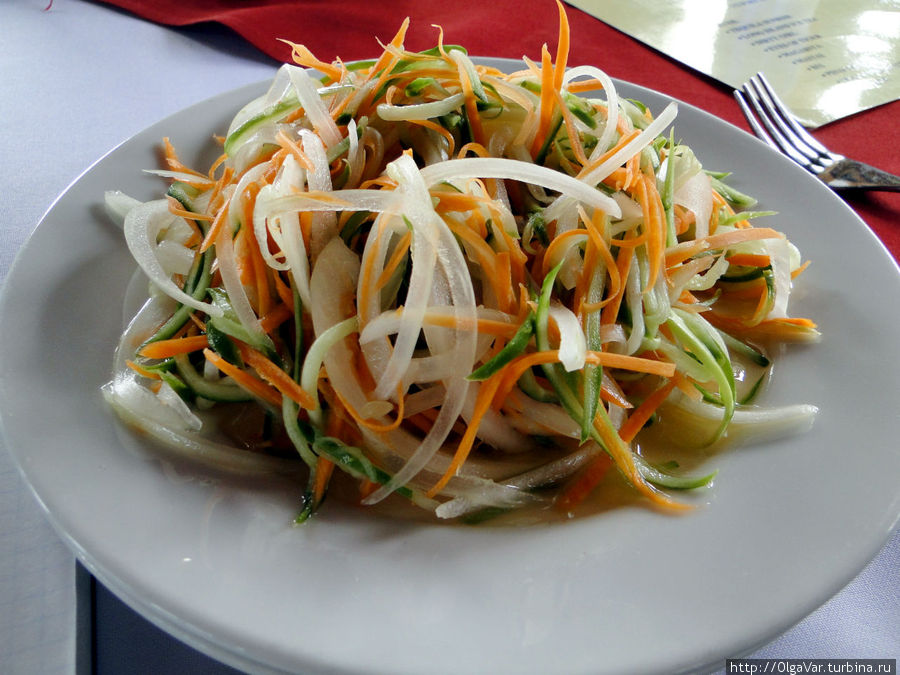 Потрясающе свежий и лёгкий полупрозрачный салатик Халонг бухта, Вьетнам