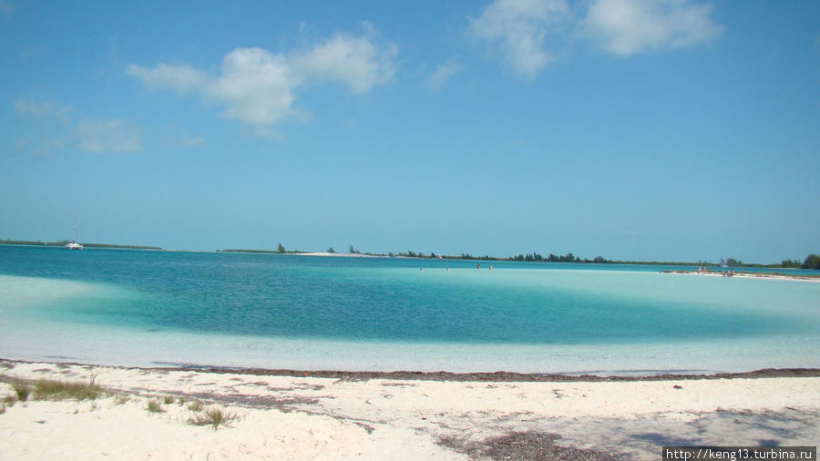 Остров с изумрудным цветом моря и белоснежными пляжами Кайо Ларго, Куба