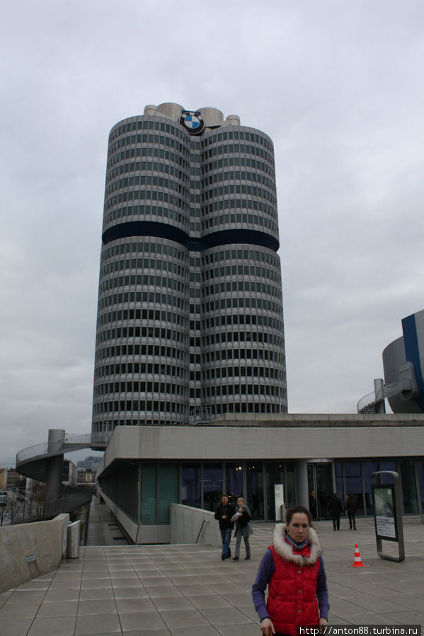 BMW музей Мюнхен, Германия