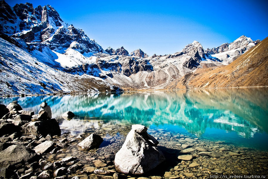 Прекрасное горное озеро Гора Эверест (8848м), Непал