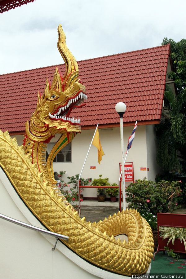 Ват Докауенг - классический образец тайского стиля Чиангмай, Таиланд