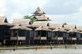 Шикарный отель, стилизованный под традиционные жилища крестьян озера Инле