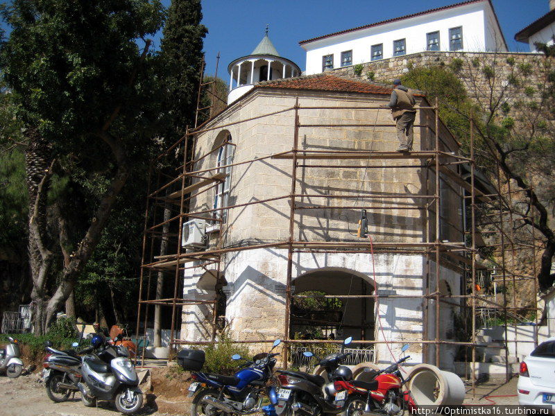 В марте мечеть реставрировалась Анталия, Турция