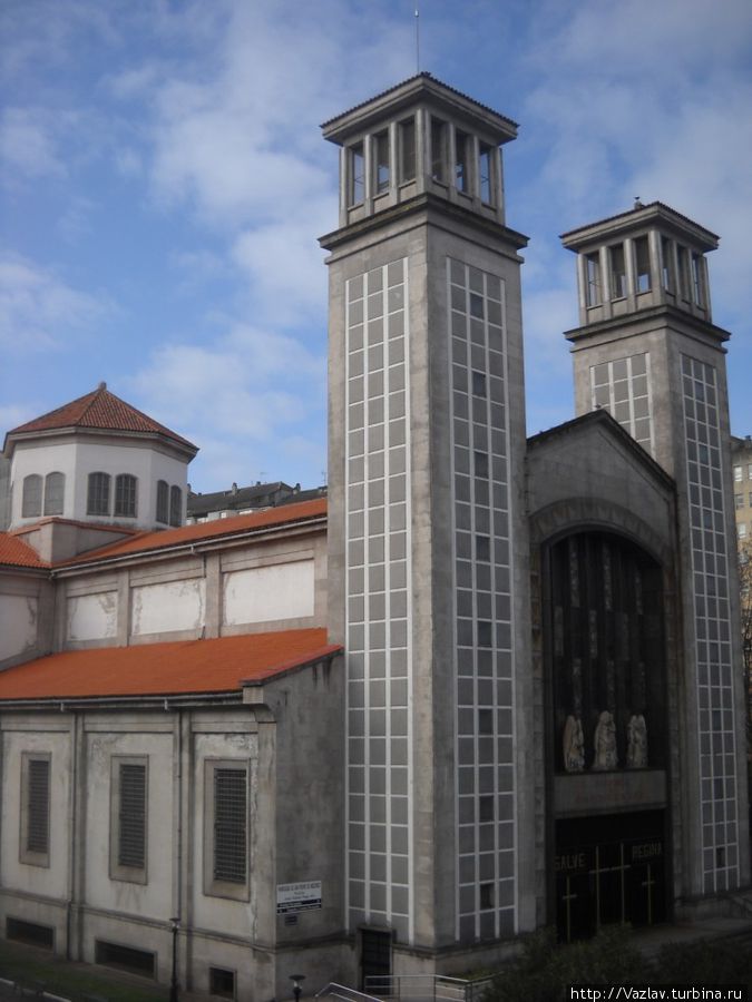 Вид на церковь с виадука Ла-Корунья, Испания