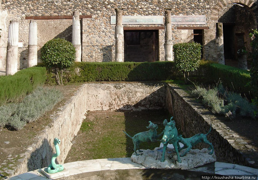 Атриум — внутренний дворик Помпеи, Италия