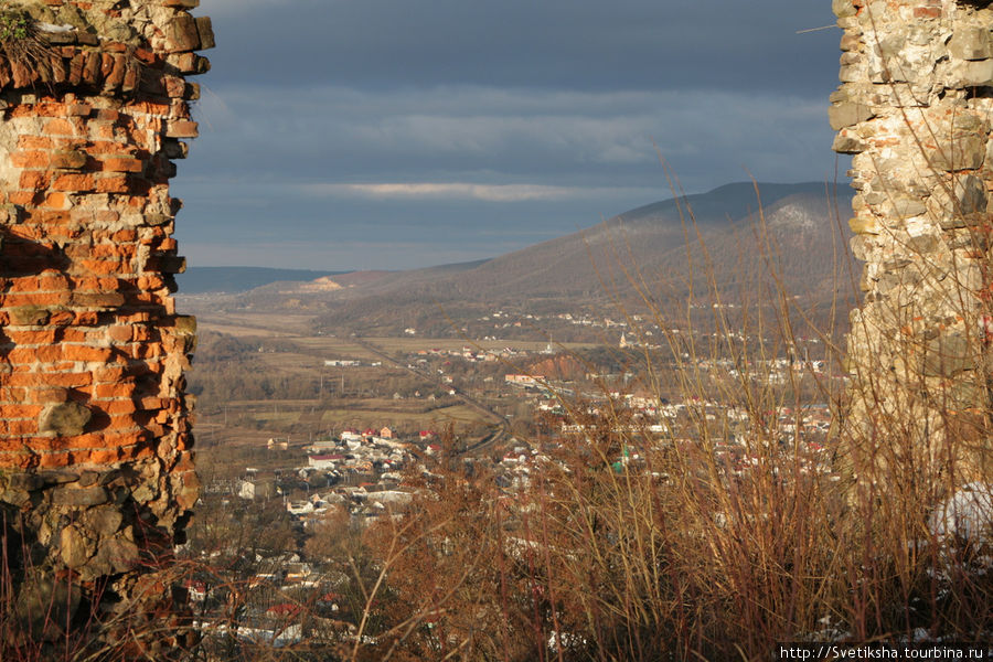 Хустский замок на горе Хуст, Украина