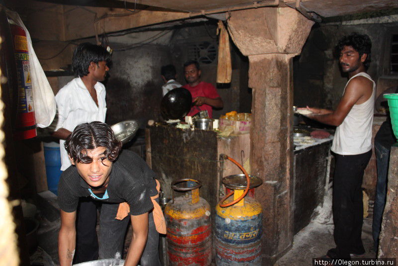 Канякумарцы на кухне Каньякумари, Индия