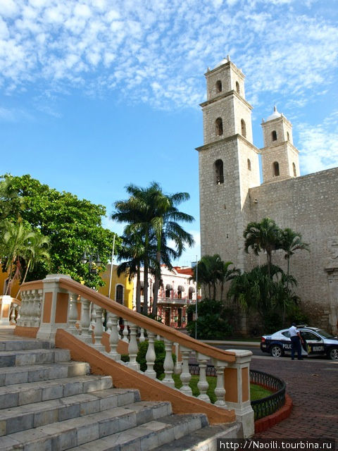 Парк Идально и церковь Идальго Мерида, Мексика