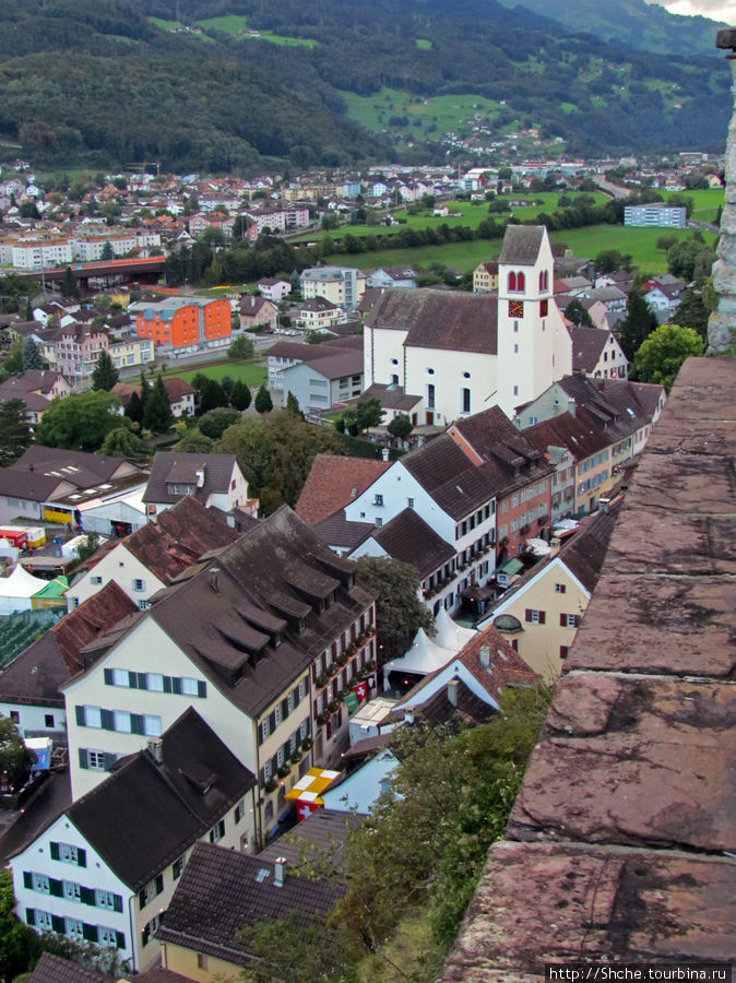 Со стен открывается вид на город Зарганс... Зарганс, Швейцария
