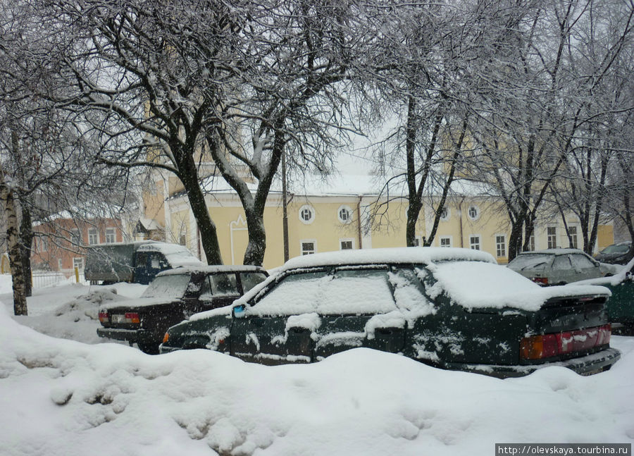 А это, между прочим, весна. Однажды в конце марта был обильный снегопад Вологда, Россия