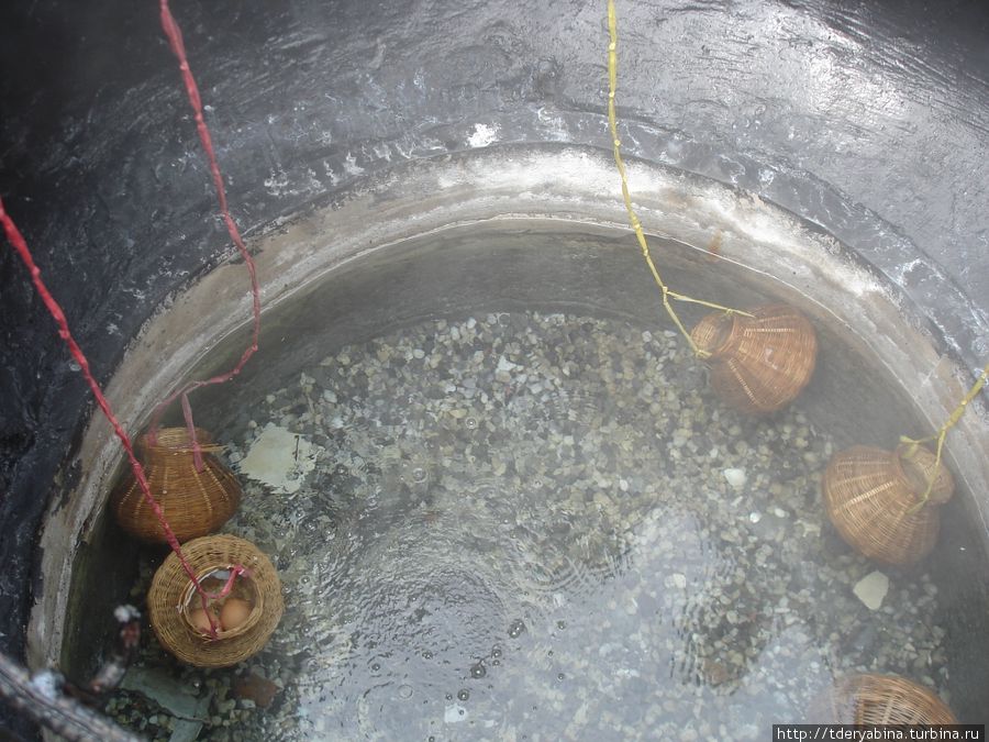 А в В горячих источниках, температура которых +87 градусов мы варили яйца всмятку Фантхиет, Вьетнам