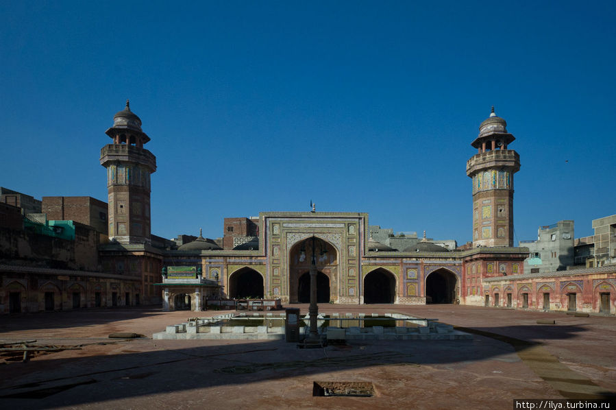Мечеть Вазир Хана