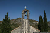 В-общем, монастырь ерунда. По дороге можно встретить куда более древние и интересные церкви.